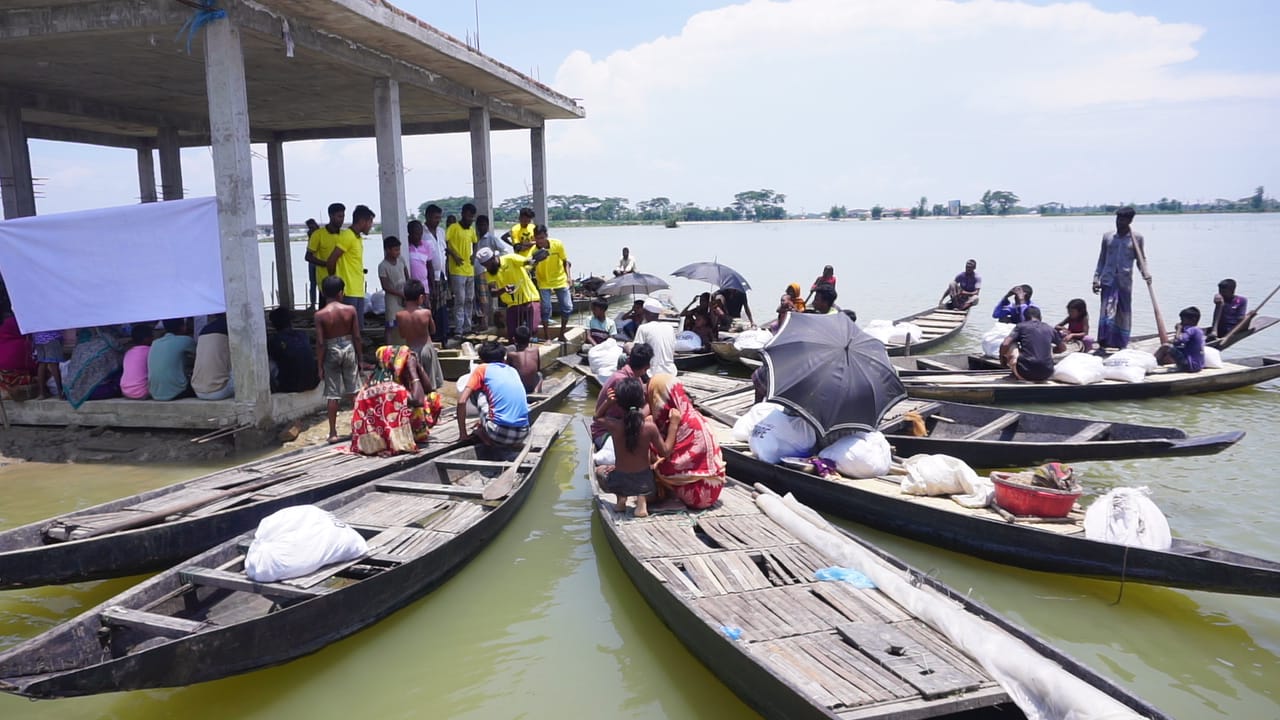 Read more about the article সুনামগঞ্জের তিনশত বন্যার্ত পরিবারকে গিভ হোপের উপহার